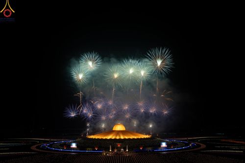 ภาพ No.122291:พิธีจุดประทีปถวายเป็นพุทธบูชา และบูชาธรรมมหาปูชนียาจารย์ พระมงคลเทพมุนี(สด จนฺทสโร) ในโครงการธรรมยาตรา กตัญญูบูชา มหาปูชนียาจารย์ พระมงคลเทพมุนี(สด จนฺทสโร) พระผู้ปราบมาร อนุสรณ์สถาน 7 แห่ง ปีที่ 12 วันที่ 31 มกราคม พ.ศ. 2567 ณ วัดพระธรรมกาย จ.ปทุมธานี (