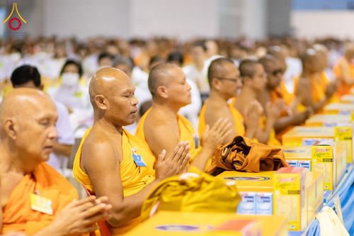 ภาพ No.185323:พิธีถวายมหาสังฆทาน 1,000 วัด ในวาระอายุวัฒนมงคล 84 ปี หลวงพ่อทัตตชีโว วันอาทิตย์ที่ 22 ธันวาคม พ.ศ. 2567 ณ สภาธรรมกายสากล วัดพระธรรมกาย