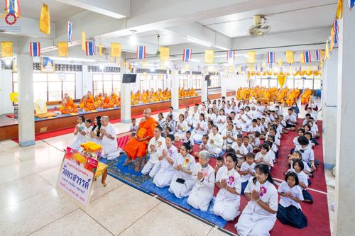 ภาพ No.195272:พิธีทอดผ้าป่าทำนุบำรุงศาสนสถาน ณ วัดพรสวรรค์ ต.หนองบ่อ อ.สองพี่น้อง จ.สุพรรณบุรี ในโครงการธรรมยาตรา กตัญญูบูชา มหาปูชนียาจารย์ พระมงคลเทพมุนี(สด จนฺทสโร) พระผู้ปราบมาร อนุสรณ์สถาน 7 แห่ง ปีที่ 13 วันที่ 13 มกราคม พ.ศ. 2568