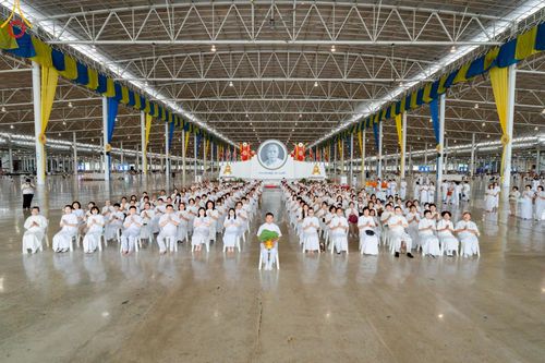 ภาพ No.223220:วันที่ 2 -10 พฤษภาคม พ.ศ. 2568 พิธีตัดปอยผม ปลงผม พิธีขอขมาลาอุปสมบทอุทิศชีวิต ของอุบาสก พิสิทธิ์ หมื่นแกล้ว  ณ วัดพระธรรมกาย