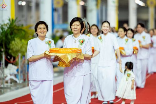 ภาพ No.240765:วันพุธที่ 27 สิงหาคม พ.ศ. 2568 พิธีทอดผ้าป่าเพื่อสร้างอาคาร  82 ปี หลวงพ่อธัมมชโย สมทบกฐินวัดพระธรรมกาย และกฐิน 30,000 วัดทั่วประเทศ ครั้งที่ 1