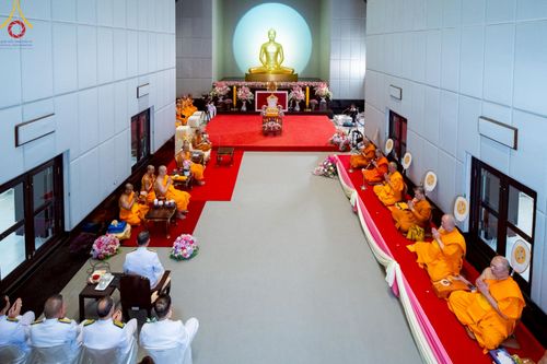 ภาพ No.214842:พิธีต้อนรับสัญญาบัตร พัดยศ พระราชวิเทศวชิรเวที (บัณฑิต วรปญฺโญ) เจ้าอาวาสวัดพระธรรมกายสกอตแลนด์ สหราชอาณาจักร ผู้ช่วยเจ้าอาวาสวัดพระธรรมกาย ณ อุโบสถพระไตรปิฏก วัดพระธรรมกาย