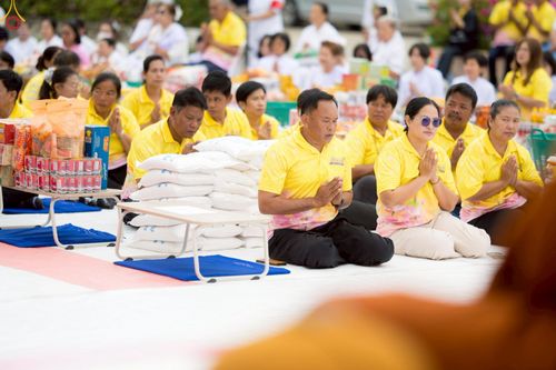 ภาพ No.241957:วันอาทิตย์ที่ 31 สิงหาคม พ.ศ. 2568 พิธีทำบุญแด่คณะสงฆ์ 122 รูป ฉลอง 121 ปี อำเภอคลองหลวง จ.ปทุมธานี เพื่อนำส่งช่วยเหลือคณะสงฆ์ 323 วัด 4 จังหวัดชายแดนภาคใต้ และช่วยเหลือประชาชนจากเหตุปะทะ แนวชายแดนไทย-กัมพูชา ณ บริเวณหน้าที่ว่าการอำเภอคลองหลวง 