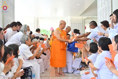 ภาพ No.223811:วันอาทิตย์ที่ 11 พฤษภาคม พ.ศ. 2568 พิธีอุปสมบทสามเณรเปรียญธรรมอุปสมบทอุทิศชีวิต 9 รูป อุบาสก 1 ท่าน ณ อุโบสถพระไตรปิฏกวัดพระธรรมกาย