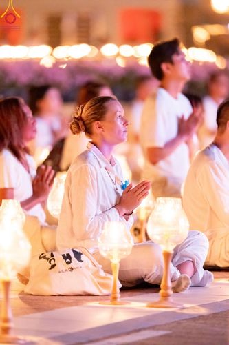 ภาพ No.125086:พิธีเวียนประทักษิณและจุดมาฆประทีป (ชุดที่ 2) ในวันมาฆบูชา เสาร์ที่ 24 กุมภาพันธ์ พ.ศ. 2567 ณ พระมหาธรรมกายเจดีย์ วัดพระธรรมกาย