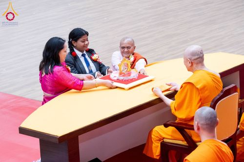 ภาพ No.207603:พิธีมอบโล่พระราชทาน สมเด็จพระกนิษฐาธิราชเจ้า กรมสมเด็จพระรัตนราชสุดาฯ สยามบรมราชกุมารี และโล่เกียรติยศโครงการตอบปัญหาธรรมะ "ทางก้าวหน้า" ครั้งที่ 42 พิธีมอบโล่วัชรเกียรติยศ โครงการตอบปัญหาศีลธรรมเพื่อสันติภาพโลก (WORLD-PEC) ครั้งที่ 18 วันที่ 12 ก.พ. 2568