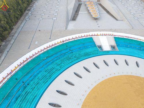 ภาพ No.120384:พิธีต้อนรับพระธรรมยาตรา ในโครงการธรรมยาตรา กตัญญูบูชา มหาปูชนียาจารย์ พระมงคลเทพมุนี(สด จนฺทสโร) พระผู้ปราบมาร อนุสรณ์สถาน 7 แห่ง ปีที่ 12 วันที่ 28 มกราคม พ.ศ. 2567 ณ วัดพระธรรมกาย จ.ปทุมธานี (ชุดที่ 2)