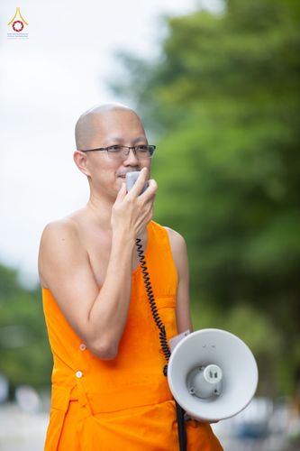 ภาพ No.88763:คณะสงฆ์ เจ้าหน้าที่ และสาธุชน ทุ่มเทแรงกายแรงใจเตรียมงาน เพื่องานวันครูผู้ค้นพบวิชชาธรรมกาย ตั้งแต่วันที่ 20 กันยายน พ.ศ. 2566