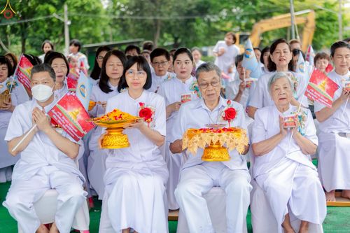 ภาพ No.246925:วันอาทิตย์ที่ 14 กันยายน พ.ศ. 2568 พิธีทอดผ้าป่า ซื้อดิน ปรับพื้นที่ลานธรรม  และพิธีกลั่นแผ่นดิน โปรยทราย สถาปนาองค์พระเจดีย์ เพื่อสร้างสันติภาพโลก  ณ ศูนย์ปฏิบัติธรรมสระบุรี อ.พระพุทธบาท จ.สระบุรี