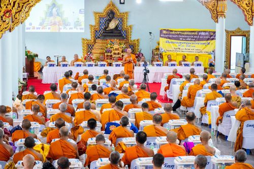 ภาพ No.131886:พิธีถวายสังฆทาน 323 วัด 4 จังหวัดชายแดนภาคใต้ ปีที่ 20 ครั้งที่ 167 และ พิธีมอบกองทุนหนุนแรงใจช่วยครูใต้ ปีที่ 17 ครั้งที่ 132 วันเสาร์ที่ 23 มีนาคม พ.ศ. 2567 ณ วัดมุจลินทวาปีวิหารพระอารามหลวง อ.หนองจิก จ.ปัตตานี