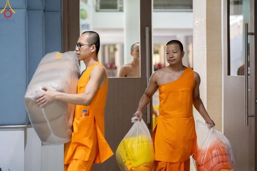 ภาพ No.60593:V.38 ทุ่มพลังเพื่อพ่อครบ 80 ปี ภาพการเตรียมงานของหน่วยงานต่างๆ เพื่อพิธีฉลองอายุวัฒนมงคล 80 ปี หลวงพ่อธัมมชโย และรับถวายมหาสังฆทาน 10,000 กว่าวัดทั่วประเทศ ในวันคุ้มครองโลก วันจันทร์ที่ 22 เมษายน พ.ศ. 2567