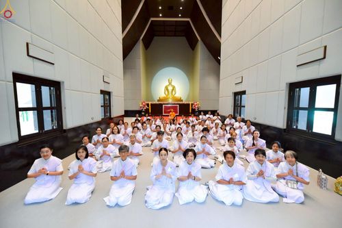 ภาพ No.242793:วันที่ 29-31 สิงหาคม พ.ศ. 2568 องค์กรภาคีเครือข่าย “บวร” (บ้าน-วัด-โรงเรียน-ราชการ) อ.คลองหลวง จัดบวชอุบาสิกาแก้ว ถวายพระราชกุศลแด่สมเด็จพระพันปีหลวง - กตัญญูบูชาแด่ผู้มีพระคุณ