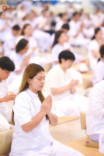 ภาพ No.159230:พิธีบูชาข้าวพระ ในวันอาทิตย์ต้นเดือน วันที่ 6 ตุลาคม พ.ศ. 2567 ณ สภาธรรมกายสากล วัดพระธรรมกาย