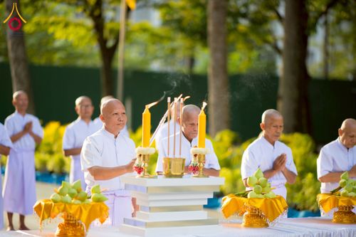 ภาพ No.244606:วันเสาร์ที่ 6 กันยายน พ.ศ. 2568 พิธีเวียนประทักษิณ และวันทาสีมาของนาคธรรมทายาท โครงการอุปสมบทหมู่บูชาธรรมครบรอบ 108 ปี วันครูผู้ค้นพบวิชชาธรรมกาย ณ โบสถ์พระไตรปิฎก วัดพระธรรมกาย