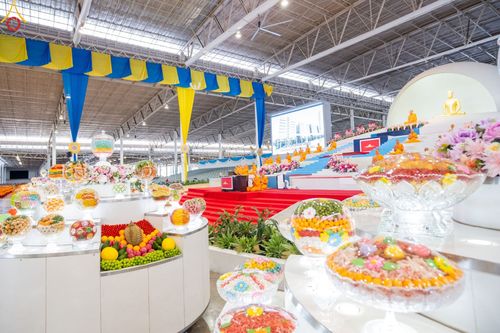 ภาพ No.86910:พิธีตักบาตร , พิธีบูชาข้าวพระ , พิธีจุดเทียนใจ ไฟนิรันดร์ อนันตชัย ในวันอาทิตย์ต้นเดือน 3 กันยายน พ.ศ. 2566 ณ วัดพระธรรมกาย