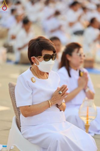 ภาพ No.122045:พิธีจุดประทีปถวายเป็นพุทธบูชา และบูชาธรรมมหาปูชนียาจารย์ พระมงคลเทพมุนี(สด จนฺทสโร) ในโครงการธรรมยาตรา กตัญญูบูชา มหาปูชนียาจารย์ พระมงคลเทพมุนี(สด จนฺทสโร) พระผู้ปราบมาร อนุสรณ์สถาน 7 แห่ง ปีที่ 12 วันที่ 31 มกราคม พ.ศ. 2567 ณ วัดพระธรรมกาย จ.ปทุมธานี
