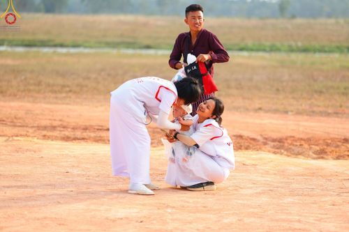 ภาพ No.130075:V.34 เพื่อธรรมเพื่อบางกล่ำ การรับบุญของเจ้าหน้าที่หน่วยงานต่างๆ  เพื่องานธรรมยาตราอัญเชิญพระบรมสารีริกธาตุ ประดิษฐาน ณ มหารัตนเจดีย์สิริปทุมสวรรค์ (เจดีย์อริยพุทธะ 5 พระองค์) ณ ศูนย์ปฏิบัติธรรมภาคใต้ อ.บางกล่ำ จ.สงขลา ระหว่างวันที่ 9-10 มีนาคม พ.ศ. 2567