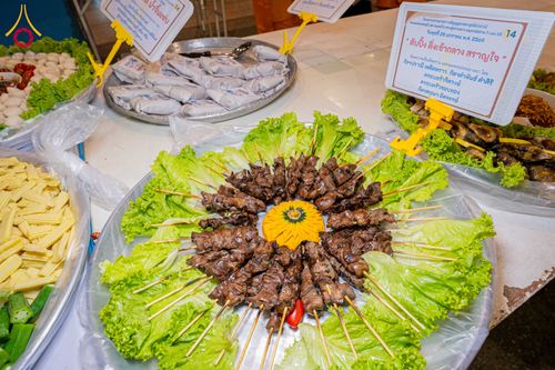 ภาพ No.303904:วันที่ 28 มกราคม พ.ศ. 2569 พิธีถวายภัตตาหารเป็นสังฆทาน แด่พระธรรมยาตรา ณ วัดพระธรรมกาย  จังหวัดปทุมธานี ในโครงการธรรมยาตรา กตัญญูบูชา มหาปูชนียาจารย์ พระมงคลเทพมุนี(สด จนฺทสโร) พระผู้ปราบมาร อนุสรณ์สถาน 7 แห่ง ปีที่ 14