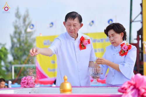 ภาพ No.327218:วันศุกร์ที่ 1 พฤษภาคม พ.ศ.2569 พิธีทอดผ้าป่า โปรยรัตนชาติ ตอกเสาเข็มมงคลต้นแรก สถาปนา “องค์พระเจดีย์เพื่อสร้างสันติภาพโลก” (แห่งแรกของภาคอีสาน) ณ ธุดงคสถานอำนาจเจริญ  อ.เมือง จ.อำนาจเจริญ