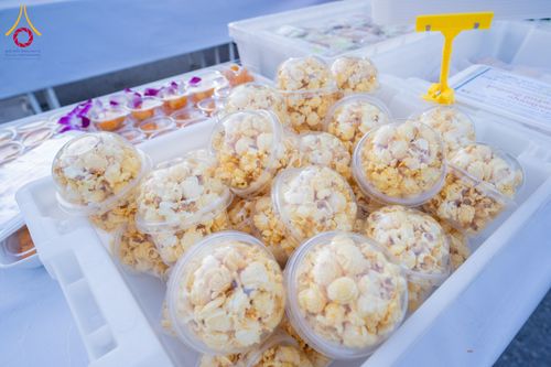 ภาพ No.288338:วันที่ 5 มกราคม พ.ศ. 2569 พิธีถวายภัตตาหารเป็นสังฆทาน แด่พระธรรมยาตรา ในโครงการธรรมยาตรา กตัญญูบูชา มหาปูชนียาจารย์ พระมงคลเทพมุนี(สด จนฺทสโร) พระผู้ปราบมาร อนุสรณ์สถาน 7 แห่ง ปีที่ 14 ณ อนุสรณ์สถานมหาวิหารพระมงคลเทพมุนี (โลตัสแลนด์) อ.สองพี่น้อง จ.สุพรร