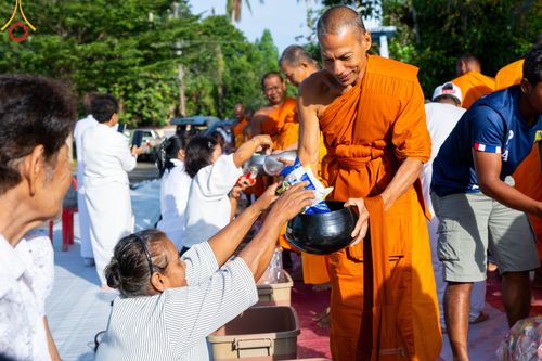 ภาพ No.311067:วันพฤหัสบดีที่ 26 กุมภาพันธ์ พ.ศ. 2569 พิธีถวายสังฆทานแด่คณะสงฆ์ 323 วัด ปีที่ 22 ครั้งที่ 182 พิธีมอบกองทุนหนุนแรงใจช่วยครูใต้ ปีที่ 19 ครั้งที่ 145 และพิธีทำบุญอุทิศส่วนกุศลให้ผู้วายชนม์