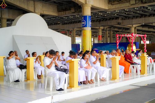ภาพ No.345178:วันที่ 7 - 19 สิงหาคม พ.ศ.2569 ต้อนรับชาวต่างชาติเยี่ยมชมวัดพระธรรมกาย