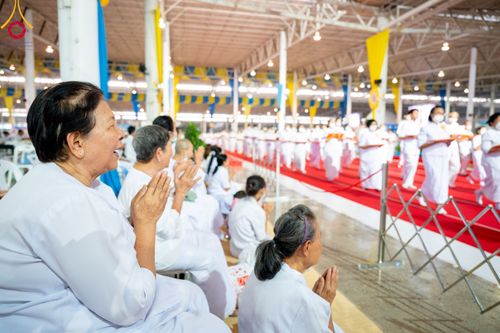 ภาพ No.90036:พิธีปฎิบัติธรรมและพิธีทอดผ้าป่าสมทบกฐินครั้งที่ 3 เนื่องใน 139 ปี วันคล้ายวันเกิดด้วยรูปกายเนื้อ พระมงคลเทพมุนี (สด จนฺทสโร) พระผู้ปราบมาร วันอังคารที่ 10 ตุลาคม พ.ศ. 2566 ณ วัดพระธรรมกาย จ.ปทุมธานี