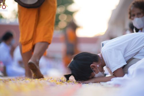 ภาพ No.72388:พิธีต้อนรับพระธรรมยาตรา ในโครงการธรรมยาตรากตัญญูบูชา มหาปูชนียาจารย์ พระมงคลเทพมุนี(สด จนฺทสโร) พระผู้ปราบมาร อนุสรณ์สถาน 7 แห่ง ปีที่ 11 วันที่ 18 มกราคม พ.ศ. 2566 ณ อนุสรณ์สถานลำดับที่ 4 สถานที่เกิดด้วยกายธรรม วัดโบสถ์ (บน) บางคูเวียง อ.บางกรวย จ.นนทบุ