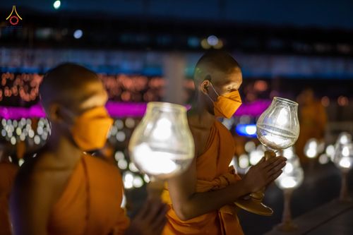 ภาพ No.81903:พิธีจุดวิสาขประทีปและเวียนประทักษิณ เนื่องในวันวิสาขบูชา วันเสาร์ที่ 3 มิถุนายน 2566 ณ ลานธรรมพระมหาธรรมกายเจดีย์ วัดพระธรรมกาย จ.ปทุมธานี