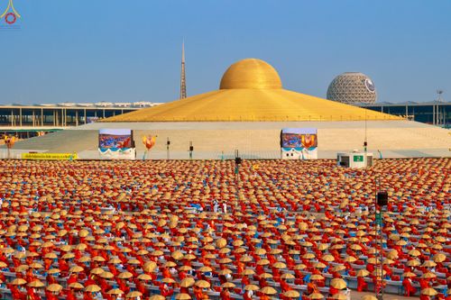 ภาพ No.324071:วันที่ 22 เมษายน พ.ศ.2569 (วันคุ้มครองโลก) พิธีถวายมหาสังฆทาน 40,000 กว่าวัดทั่วประเทศ ณ ลานธรรม พระมหาธรรมกายเจดีย์ วัดพระธรรมกาย