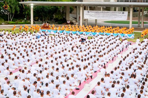 ภาพ No.340955:วันที่ 26 กรกฎาคม พ.ศ. 2569 โครงการพัฒนาคุณธรรม จริยธรรม สำหรับนักเรียนนายสิบตำรวจ (นสต.) รุ่นที่ 17 ศูนย์ฝึกอบรมตำรวจภูธรภาค 1 ได้จัดกิจกรรม ตักบาตรเพื่อน้อมอุทิศถวายเพื่อเป็นพระราชกุศลฯ  และปฏิบัติธรรม ติวธรรมมะ ณ ศูนย์ปฏิบัติธรรมเวิล์ดพีช วัลเล่ย์ (Wo