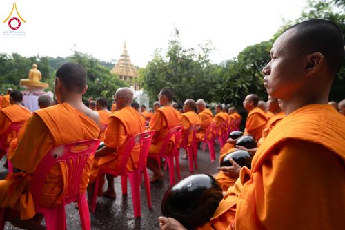 ภาพ No.351422:วันที่ 22 กันยายน พ.ศ. 2569  พิธีตักบาตรสามเณรธรรมทายาท โครงการบรรพชาพัฒนาคุณธรรม จริยธรรม  สำหรับนักเรียนนายสิบตำรวจ (นสต.) รุ่นที่ 16 ศูนย์ฝึกอบรมตำรวจภูธรภาค 1  ณ วัดพระพุทธบาทราชวรมหาวิหาร