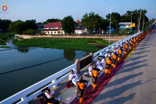ภาพ No.110374:พิธีต้อนรับพระธรรมยาตรา ในโครงการธรรมยาตรากตัญญูบูชา มหาปูชนียาจารย์ พระมงคลเทพมุนี(สด จนฺทสโร) พระผู้ปราบมาร อนุสรณ์สถาน 7 แห่ง ปีที่ 12 วันที่ 11 มกราคม พ.ศ. 2567 ณ อนุสรณ์สถานลำดับที่ 3 สถานที่เกิดใหม่ในเพศสมณะ วัดสองพี่น้อง จ.สุพรรณบุรี