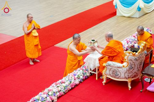 ภาพ No.232495:วันอาทิตย์ที่ 6 กรกฏาคม พ.ศ. 2568 พิธีมุทิตาสักการะพระครูสัญญาบัตร ปีพุทธศักราช 2568 ณ ห้องแก้วสารพัดนึก2 สภาธรรมกายสากล วัดพระธรรมกาย