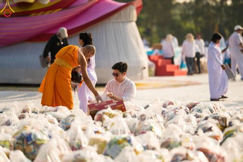 ภาพ No.113388:V.12 พลังหมู่ การเตรียมงาน เก็บงาน การรับบุญของเจ้าหน้าที่หน่วยงานต่างๆ เพื่อโครงการธรรมยาตรา ปีที่ 12 ระหว่างวันที่ 2 - 31 มกราคม พ.ศ. 2567