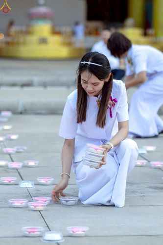 ภาพ No.240961:วันพุธที่ 27 สิงหาคม พ.ศ. 2568 พิธีจุดประทีป ในวันธรรมชัย ณ วัดพระธรรมกาย