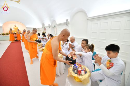 ภาพ No.171505:พิธีทอดกฐิน ณ วัดพระธรรมกายคอร์ซัวร์ ลุสท์สโกว ประเทศเดนมาร์ก วันเสาร์ที่ 19 ตุลาคม พ.ศ. 2567