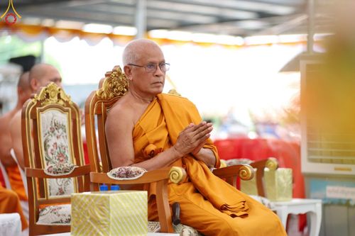 ภาพ No.94656:พิธีทอดกฐินสามัคคี สร้างกุฏิสงฆ์หลังแรก ณ ศูนย์ปฏิบัติธรรมและอบรมเยาวชนเมืองยะลา (ถนนเวฬุวัน ซอยเศรษฐี) วันที่ 15 พฤศจิกายน พ.ศ. 2566