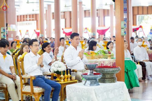 ภาพ No.164682:พิธีทอดกฐิน ณ วัดเวฬุวนาราม อ.ดำเนินสะดวก จ.ราชบุรี ในโครงการกฐินสามัคคีทั่วไทย 30,000 วัด บูชาธรรม 80 ปี หลวงพ่อธัมมชโย โดยคณะศิษยานุศิษย์วัดพระธรรมกาย วันที่ 19 ตุลาคม พ.ศ. 2567