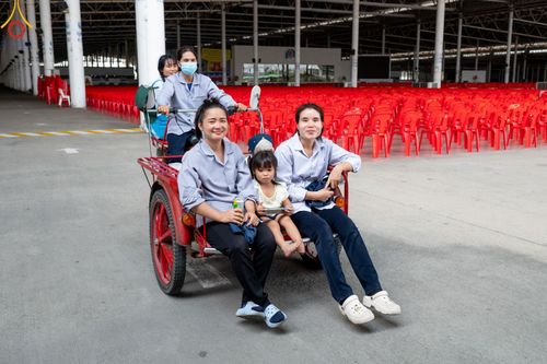 ภาพ No.60813:V.37 ยิ่งกว่าดี เพื่อ 80 ปีของพ่อ ภาพการเตรียมงานของหน่วยงานต่างๆ เพื่อพิธีฉลองอายุวัฒนมงคล 80 ปี หลวงพ่อธัมมชโย และรับถวายมหาสังฆทาน 10,000 กว่าวัดทั่วประเทศ ในวันคุ้มครองโลก วันจันทร์ที่ 22 เมษายน พ.ศ. 2567