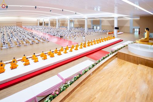 ภาพ No.225336:วันอาทิตย์ที่ 18 พฤษภาคม พ.ศ. 2568 พิธีร่วมบุญการศึกษา พระภิกษุ สามเณร ณ ห้องแก้วสารพัดนึก 2 วัดพระธรรมกาย