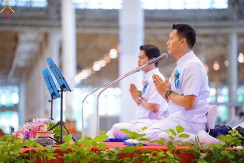 ภาพ No.149886:พิธีตักบาตร , พิธีปฎิบัติธรรม , พิธีถวายภัตตาหารเมนูสวรรค์ ในพรรษาแห่งการเข้าถึงธรรม วันธรรมชัย วันอังคารที่ 27 สิงหาคม พ.ศ.2567 ณ สภาธรรมกายสากล วัดพระธรรมกาย