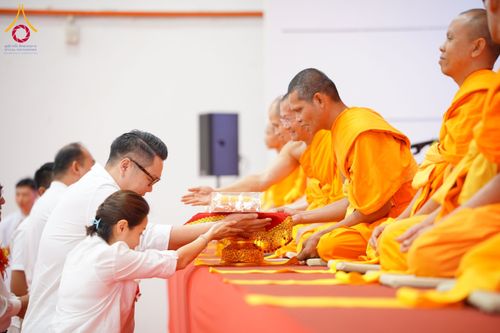 ภาพ No.173763:พิธีทอดกฐิน ศูนย์ปฏิบัติธรรม "ธรรมโยธิน" วัดแก้วธรรมชัยมาเลเซีย วันที่ 27 ตุลาคม พ.ศ. 2567