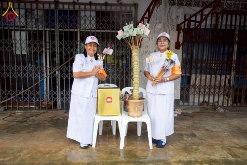 ภาพ No.226061:วันอาทิตย์ที่ 25 พฤษภาคม พ.ศ. 2568 พิธีตักบาตรพระ 1,000 รูปเมืองตรัง ครบรอบ 110 ปี เมืองทับเที่ยง ถวายเป็นพุทธบูชา ถวายเป็นพระราชกุศลแด่รัชกาลที่ 10 และอุทิศส่วนกุศลแด่อดีตเจ้าเมืองตรัง และบรรพบุรุษ ณ บริเวณหน้าศาลากลางจังหวัดตรัง ถนนพระราม 6