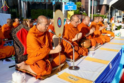 ภาพ No.147848:มหาสังฆทานครั้งยิ่งใหญ่ ตักบาตรพระ 10,000 รูป คณะสงฆ์ 4 ประเทศ 14 จังหวัดภาคใต้ วันอาทิตย์ที่ 11 สิงหาคม พ.ศ. 2567 ณ นิพัทธ์อุทิศ 3 ใจกลางนครหาดใหญ่ จ.สงขลา