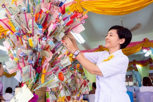 ภาพ No.259239:วันที่ 19 ตุลาคม พ.ศ. 2568 พิธีทอดกฐินสามัคคีทั่วไทย 30,000 วัด โดยคณะศิษยานุศิษย์ บูชาธรรม 81 ปี หลวงพ่อธัมมชโย ณ วัดบ้านพร้าวนอก ต.เชียงรากใหญ่ อ.สามโคก จ.ปทุมธานี