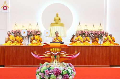 ภาพ No.174265:พิธีทอดกฐินกตัญญูบูชาธรรม ณ พระมหาเจดียทัตตชีโว ศูนย์อบรมเยาวชนกาญจนบุรี ในโครงการกฐินสามัคคีทั่วไทย 30,000 วัด บูชาธรรม 80 ปี หลวงพ่อธัมมชโย โดยคณะศิษยานุศิษย์วัดพระธรรมกาย วันที่ 9 พฤศจิกายน พ.ศ. 2567