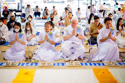 ภาพ No.192522:พิธีถวายภัตตาหารเป็นสังฆทาน แด่พระธรรมยาตรา ณ อนุสรณ์สถานคลองบางนางแท่น อ.สามพราน จ.นครปฐม ในโครงการธรรมยาตรา กตัญญูบูชา มหาปูชนียาจารย์ พระมงคลเทพมุนี(สด จนฺทสโร) พระผู้ปราบมาร อนุสรณ์สถาน 7 แห่ง ปีที่ 13 วันที่ 10 มกราคม พ.ศ. 2568
