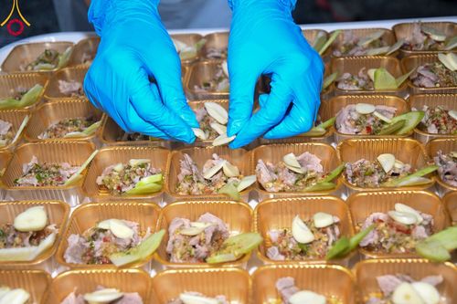 ภาพ No.108071:พิธีถวายภัตตาหารเป็นสังฆทาน แด่คณะพระธรรมยาตราฯ ในโครงการธรรมยาตรากตัญญูบูชา มหาปูชนียาจารย์ พระมงคลเทพมุนี(สด จนฺทสโร) พระผู้ปราบมาร อนุสรณ์สถาน 7 แห่ง ปีที่ 12 วันที่ 8 มกราคม พ.ศ. 2567 ณ อนุสรณ์สถานมหาวิหารพระมงคลเทพมุนี (โลตัสแลนด์) อ.สองพี่น้อง จ.สุ