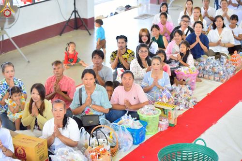 ภาพ No.217542:วันอาทิตย์ที่ 13 เมษายน พ.ศ. 2568 พิธีตักบาตรฉลองสามเณรใหม่ ศูนย์ปฏิบัติธรรมเขาคิชฌกูฏ โครงการบรรพชาสามเณรภาคฤดูร้อน